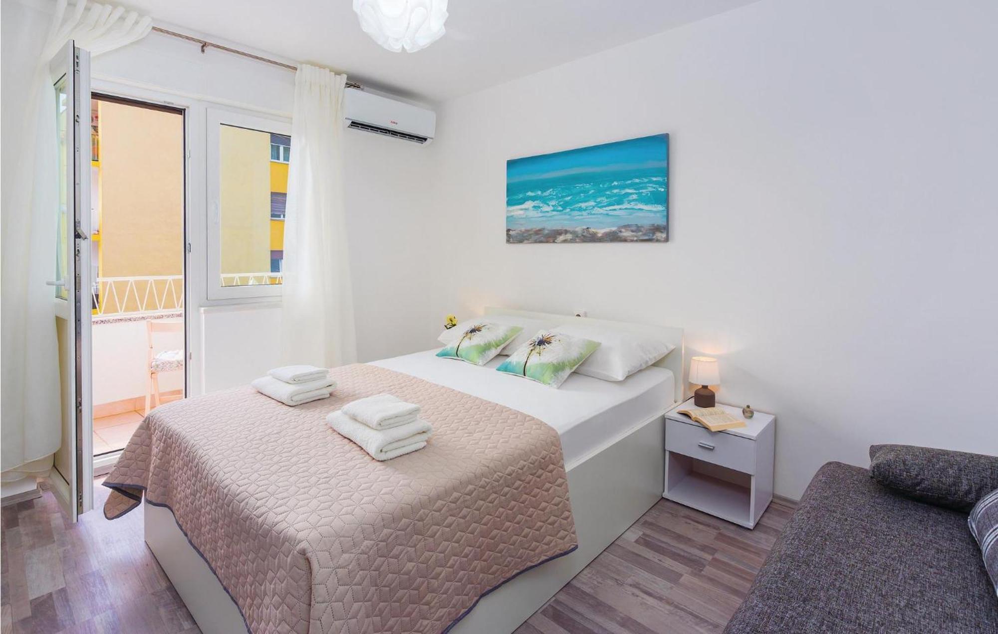 1 Bedroom Gorgeous Apartment In โอปาติยา ภายนอก รูปภาพ