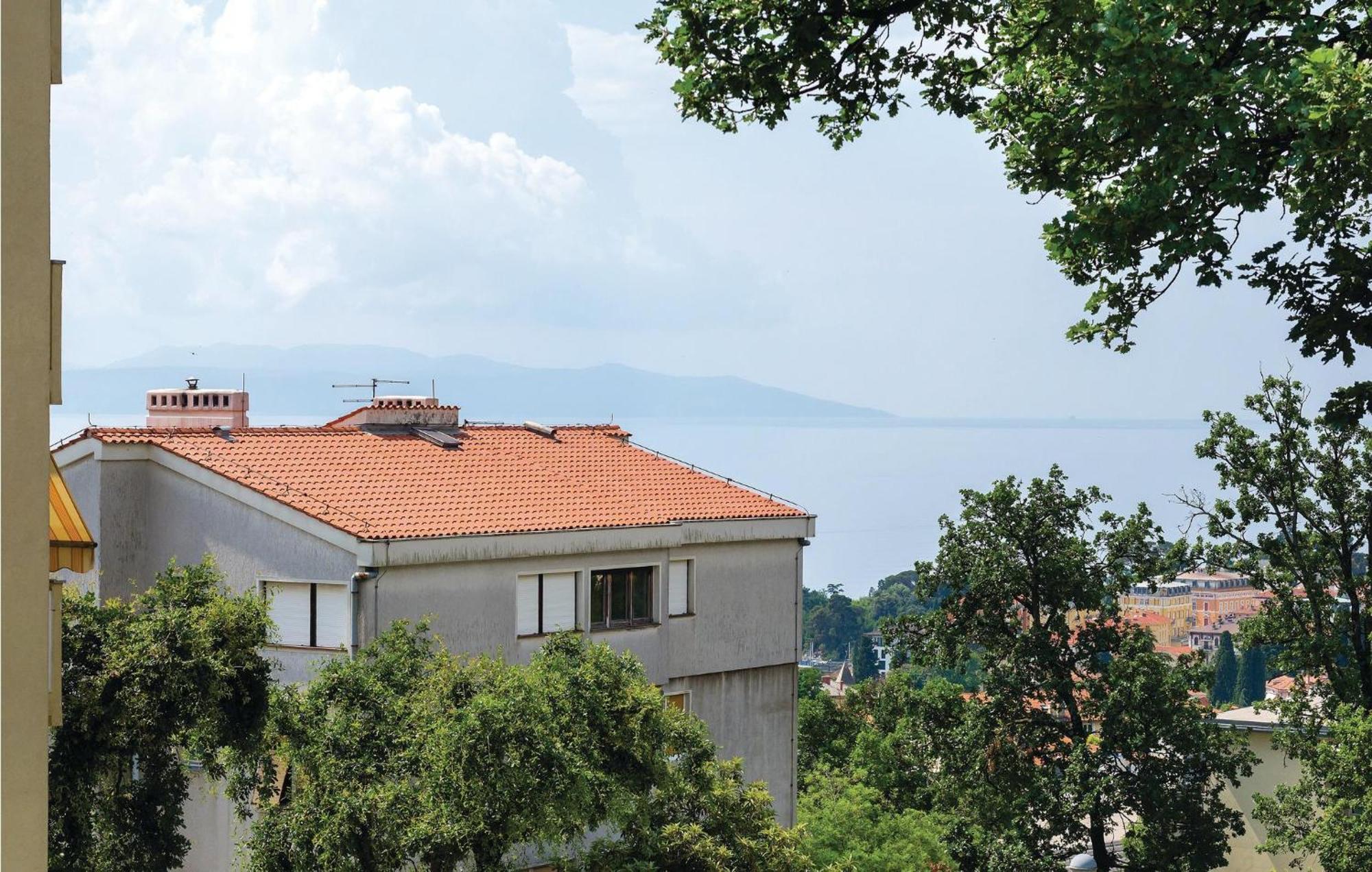 1 Bedroom Gorgeous Apartment In โอปาติยา ภายนอก รูปภาพ