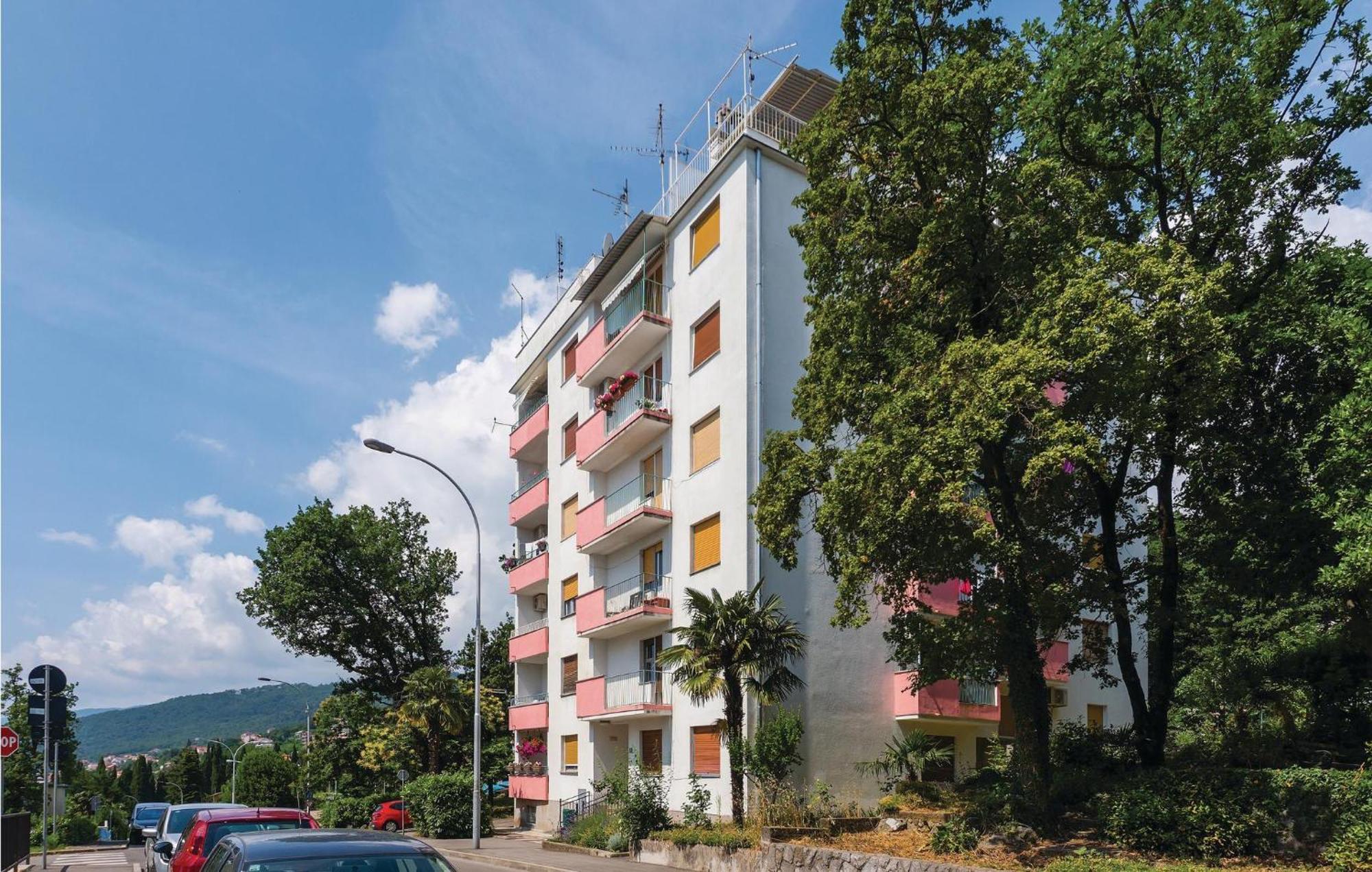 1 Bedroom Gorgeous Apartment In โอปาติยา ภายนอก รูปภาพ